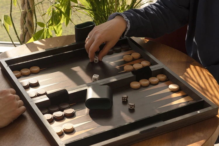L4_BACKGAMMON_9.jpg