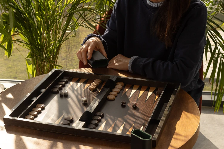 L4_BACKGAMMON_5.jpg