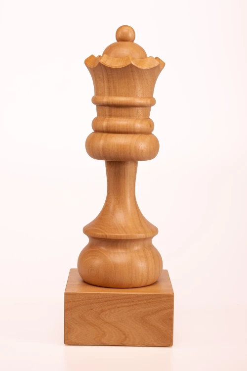CUP_WHITE_QUEEN_2.jpg