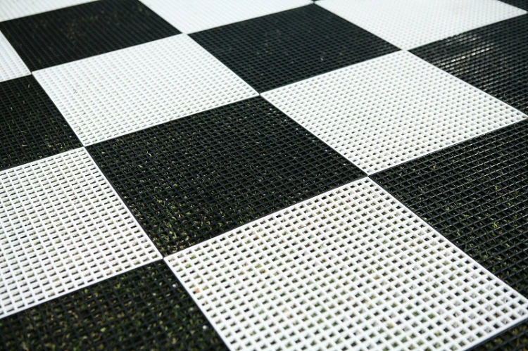 giant-chessboard.jpg