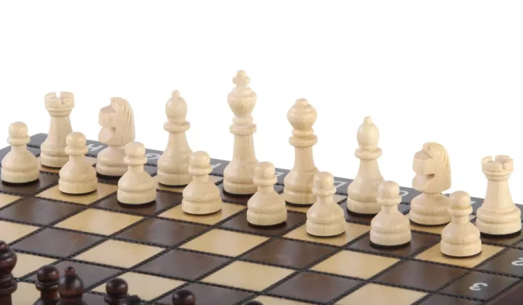 szachownica3d  ZESTAW SZKOLNY DREWNIANY - SZACHY WARCABY BACKGAMMON - sklep szachowy 2.png