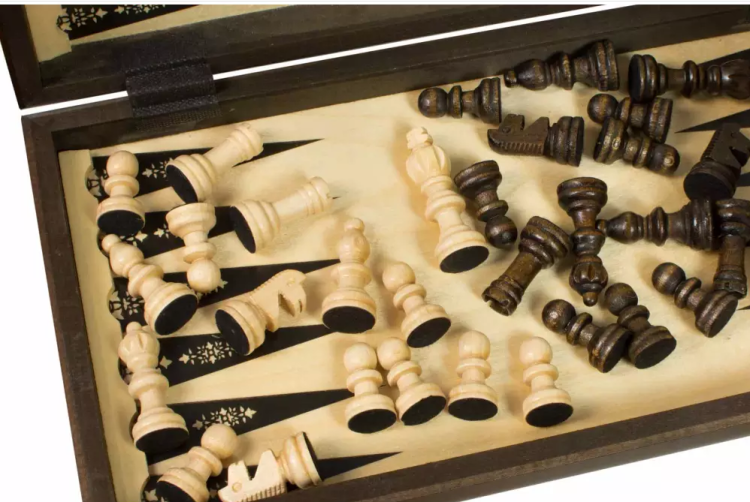 ZESTAW DREWNIANY 3 w 1 - SZACHY WARCABY BACKGAMMON - sklep szachowy SZACHOWNICA 3d _1.png