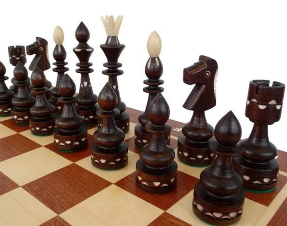 szachy indyjskie drewniane 3.jpg
