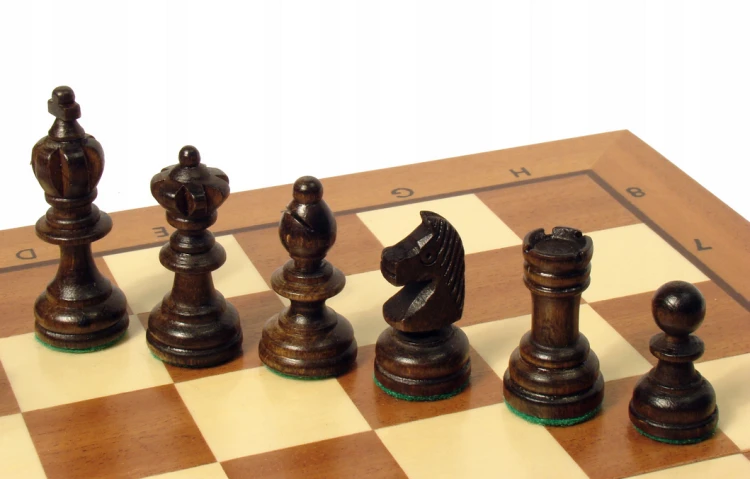 szachy olimpijskie srednie intarsja 3.png