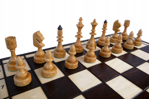szachy indyjskie drewno czeresniowe 2.png