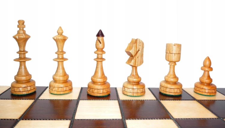 szachy indyjskie drewno czeresniowe 3.png