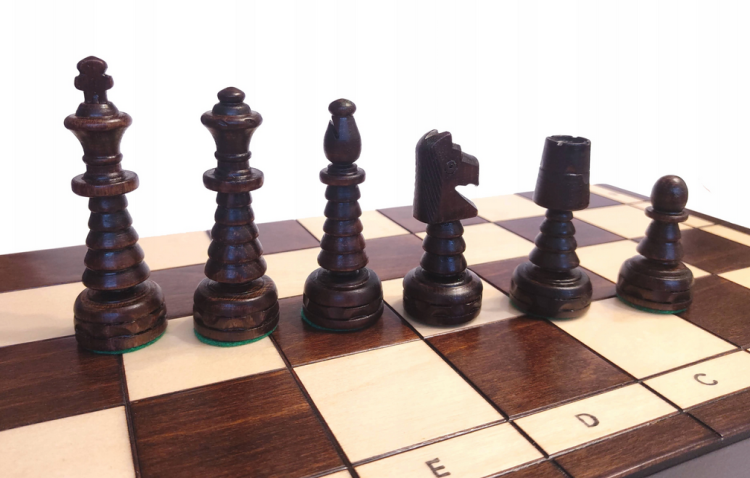 szachy drewniane 129 choinkowe 3.png