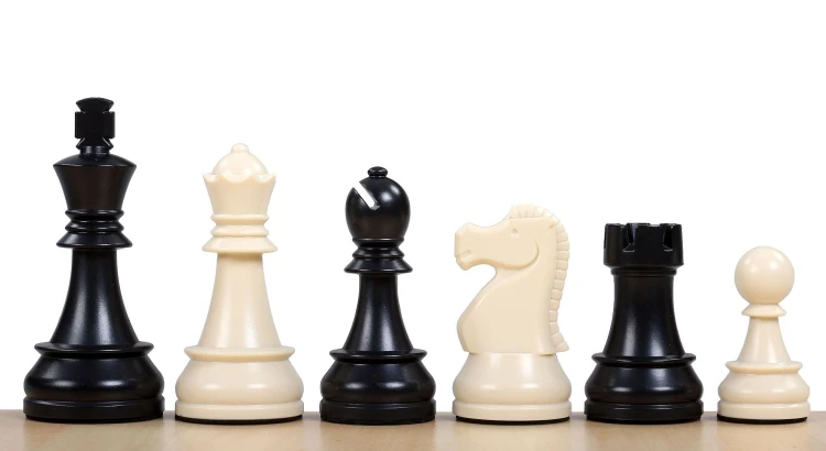 DGT Plastic Chess Pieces 95mm set_2.jpg