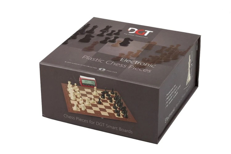 DGT Plastic Chess Pieces 95mm set_3.jpg