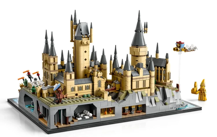 lego-harry-potter-zamek-hogwart-i-blonia.jpg
