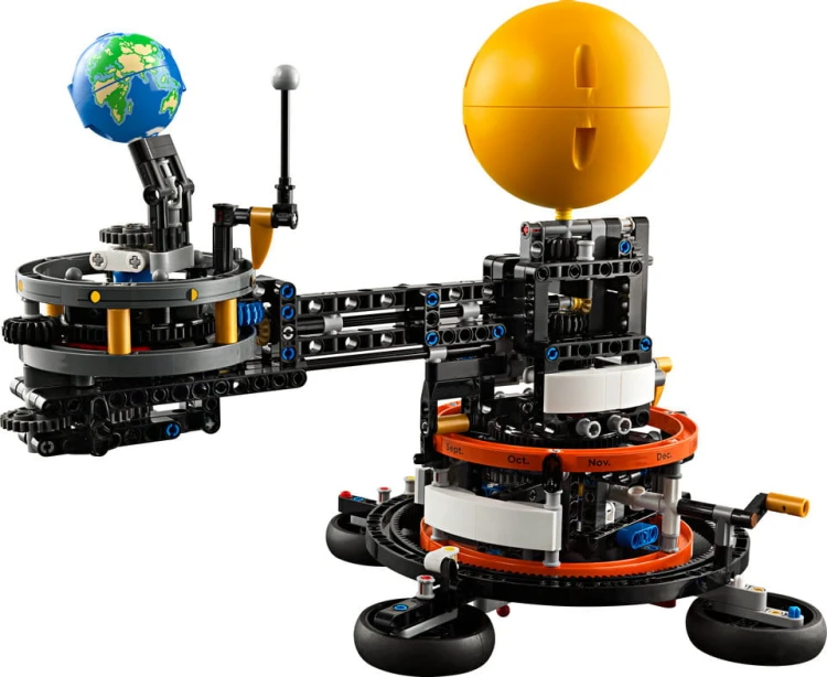 lego-technic-planeta-ziemia-i-ksiezyc-na-orbici.jpg
