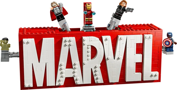 lego-super-heroes-logo-marvel-z-minifigurkami.jpg