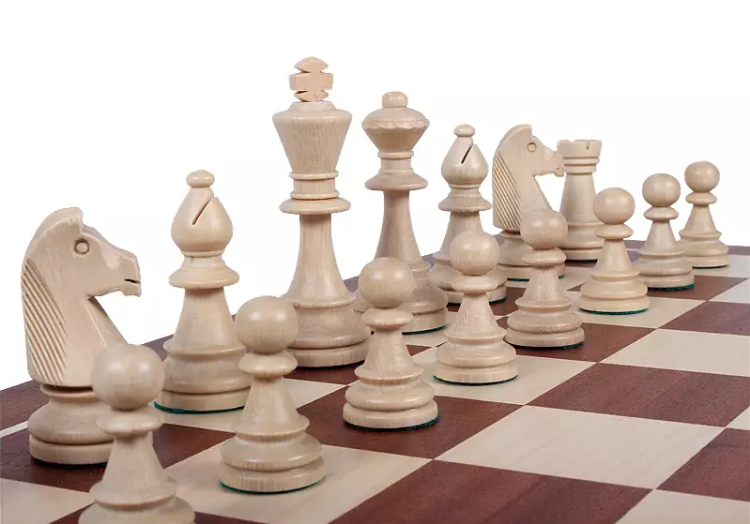 STAUNTON NR 6 w kasecie drewnianej Rzeźbione Drewniane - sklep szachowy 2.png